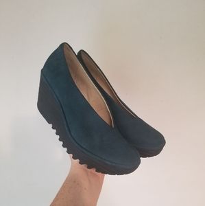 NEW FLY LONDON Teal Blue/Green Leather Yaz Wedges